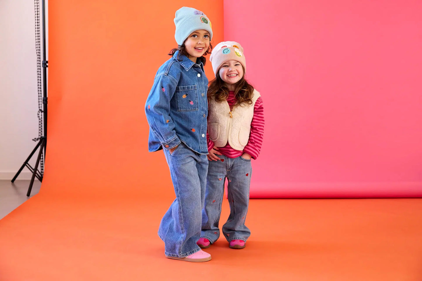 LÄSSIG Beanie Mütze hellblau mit Smileys