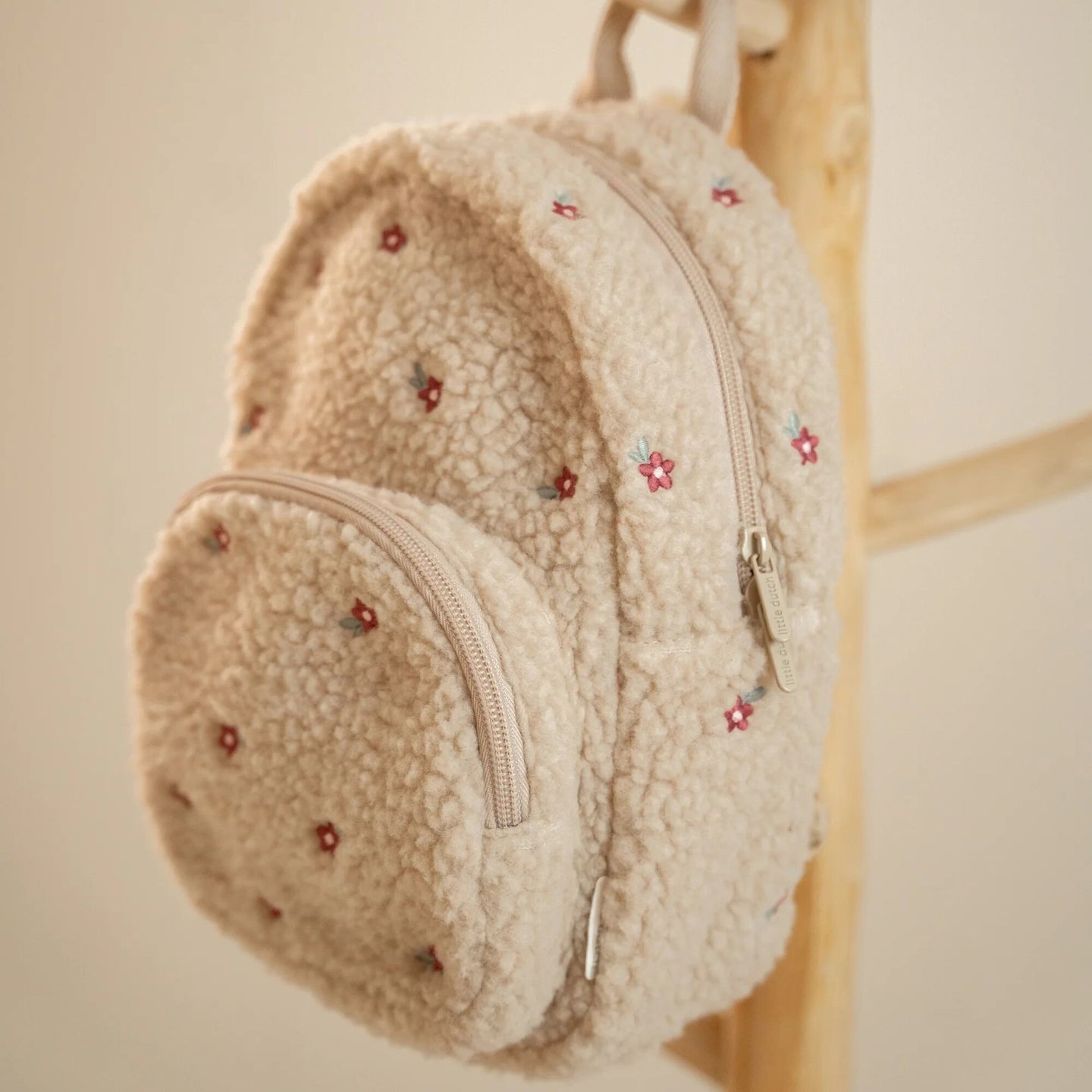 Little Dutch Teddy-Rucksack Fairy Garden in Sand mit gestickten Blumen – Ansicht 4