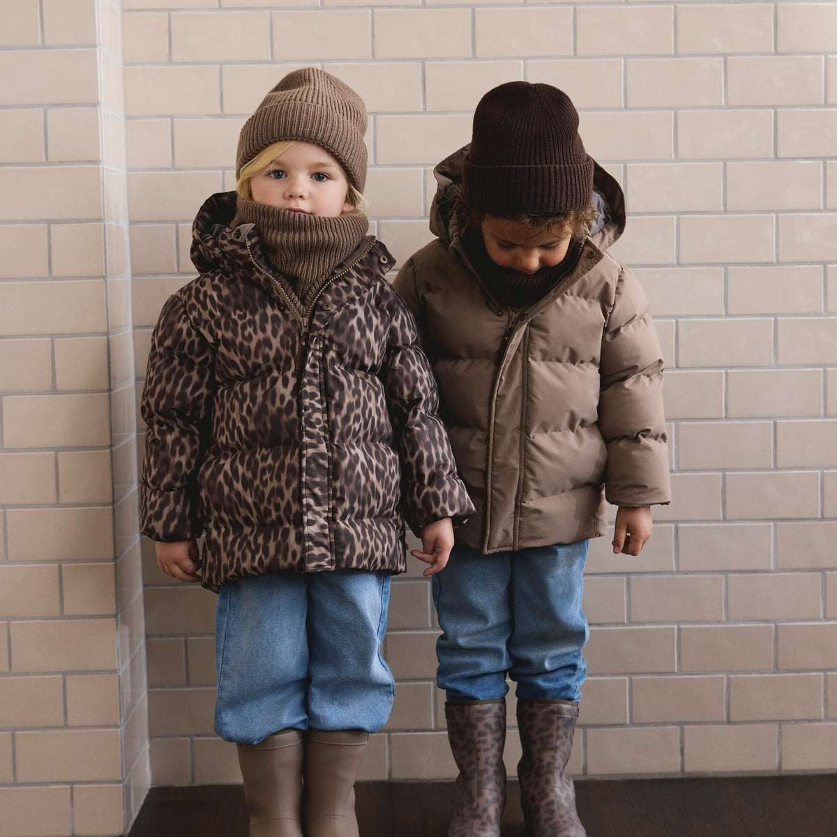 En Fant Unisex Steppjacke mit Allover-Print – Pine Bark