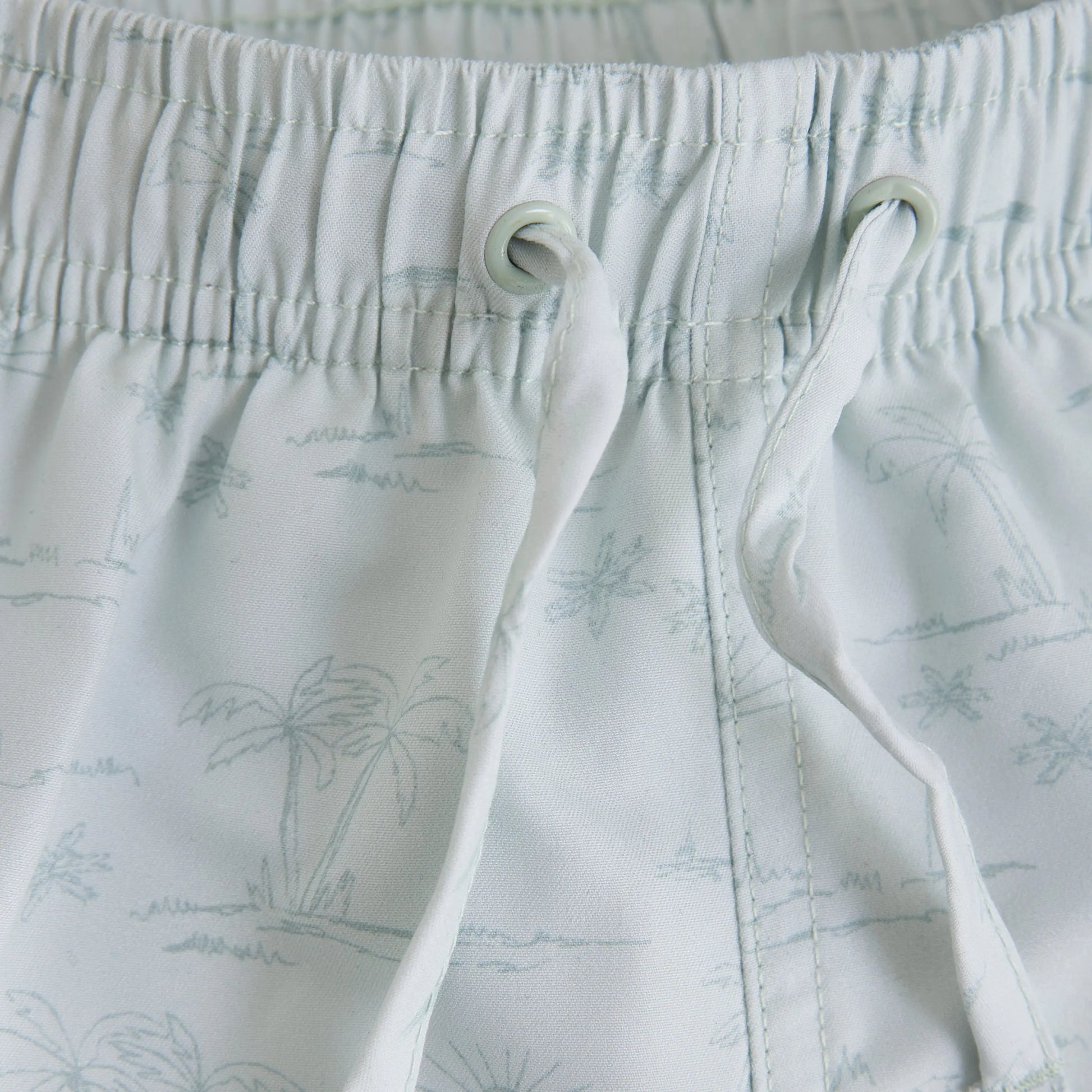 En Fant Shorts mit Palmenprint in Hellblau Mokkini Kindermode Gesperrt