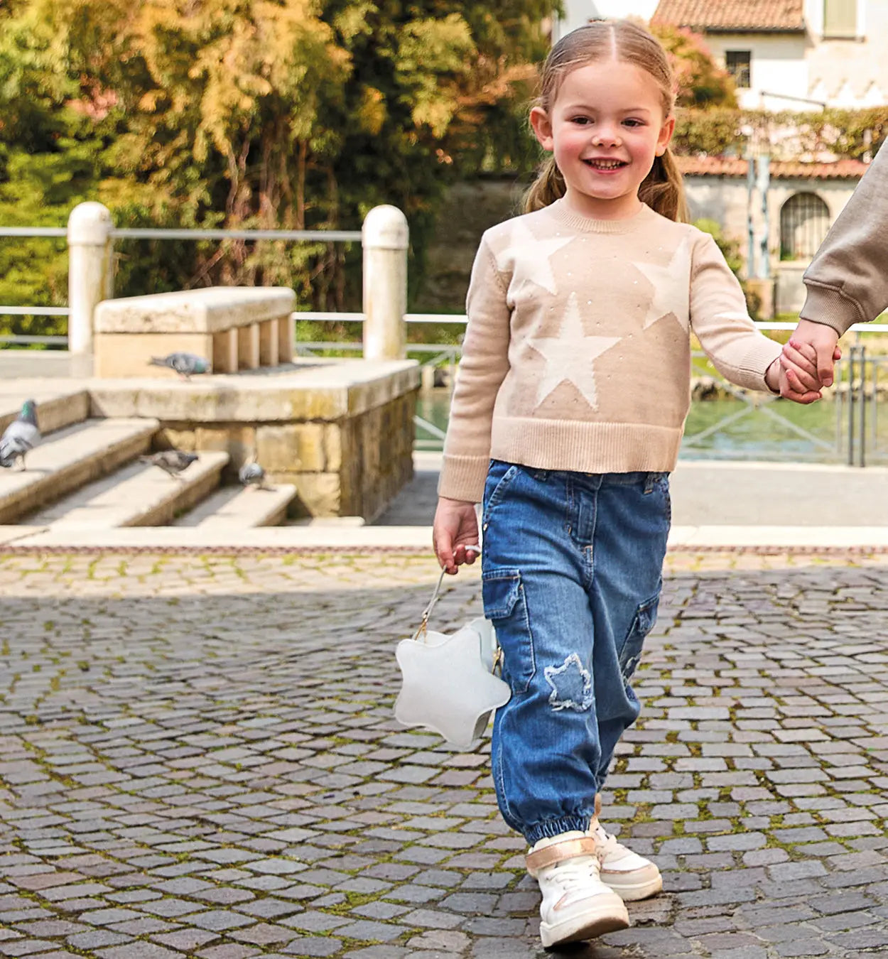 Sarabanda Jeans Mädchen mit Sternstickerei Mokkini Kindermode Jeans