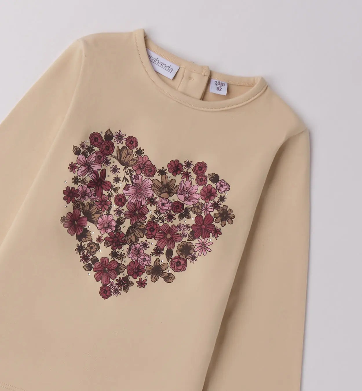 Sarabanda Langarmshirt mit Herzmotiv Blumenoptik beige Mokkini Kindermode Sarabanda